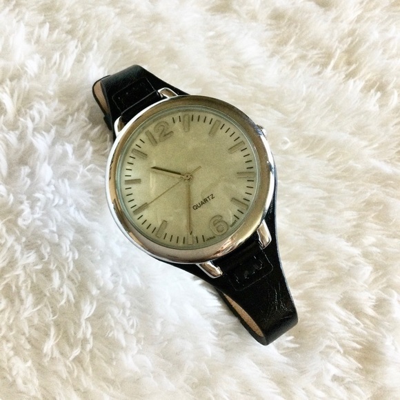 QUARTZ Movement Round Face Fashion Watch with Black Genuine Leather Band - Picture 2 of 10